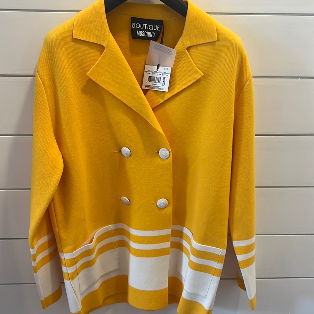 Amazing jacket. Such a beauty.